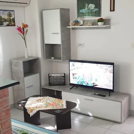Verica Appartement Vir