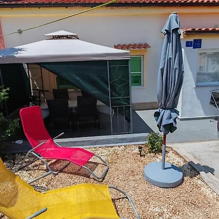 Verica Appartement Vir